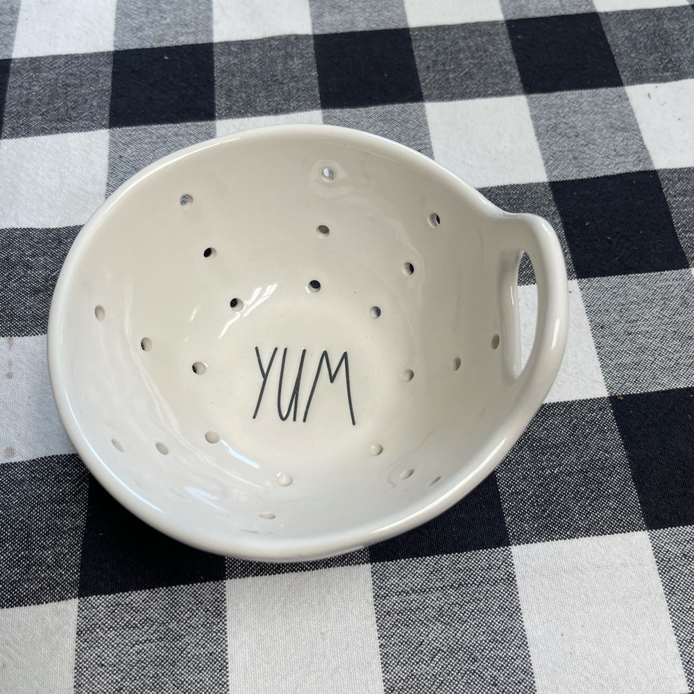 Rae Dunn Yum Mini Colander